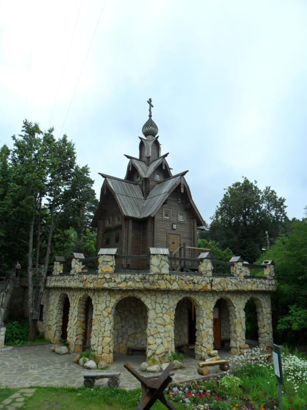 Храм Архангела Михаила, вид с Москва‐реки